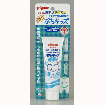 PIGEON Гель для чистки детских зубов сладкий  вкус с 1,5 лет